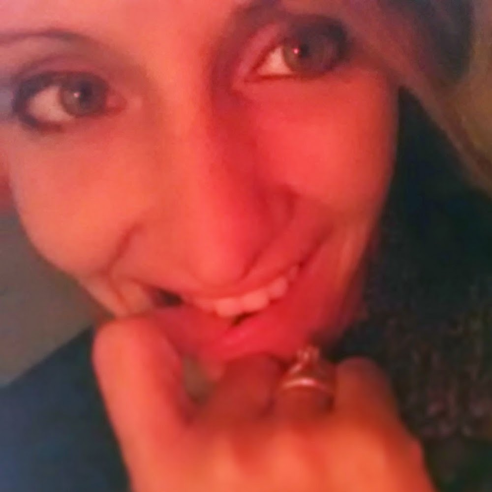 Meet your Posher, Dee 💗